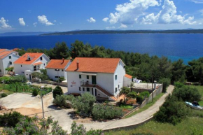  Apartments by the sea Zavala, Hvar - 8745  Елса